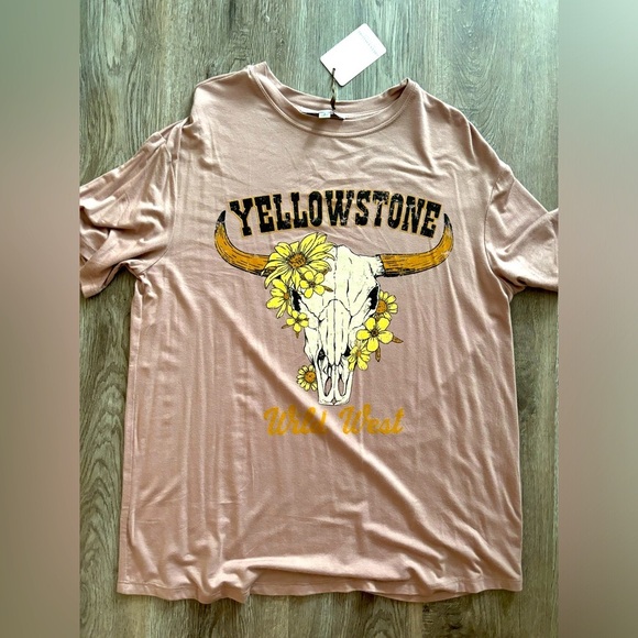 Yellowstone shirt small - western graphic tee - Picture 2 of 6